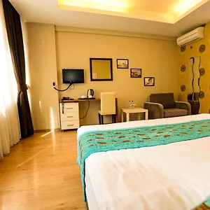 Retropera 2*, Istanbul Turkey